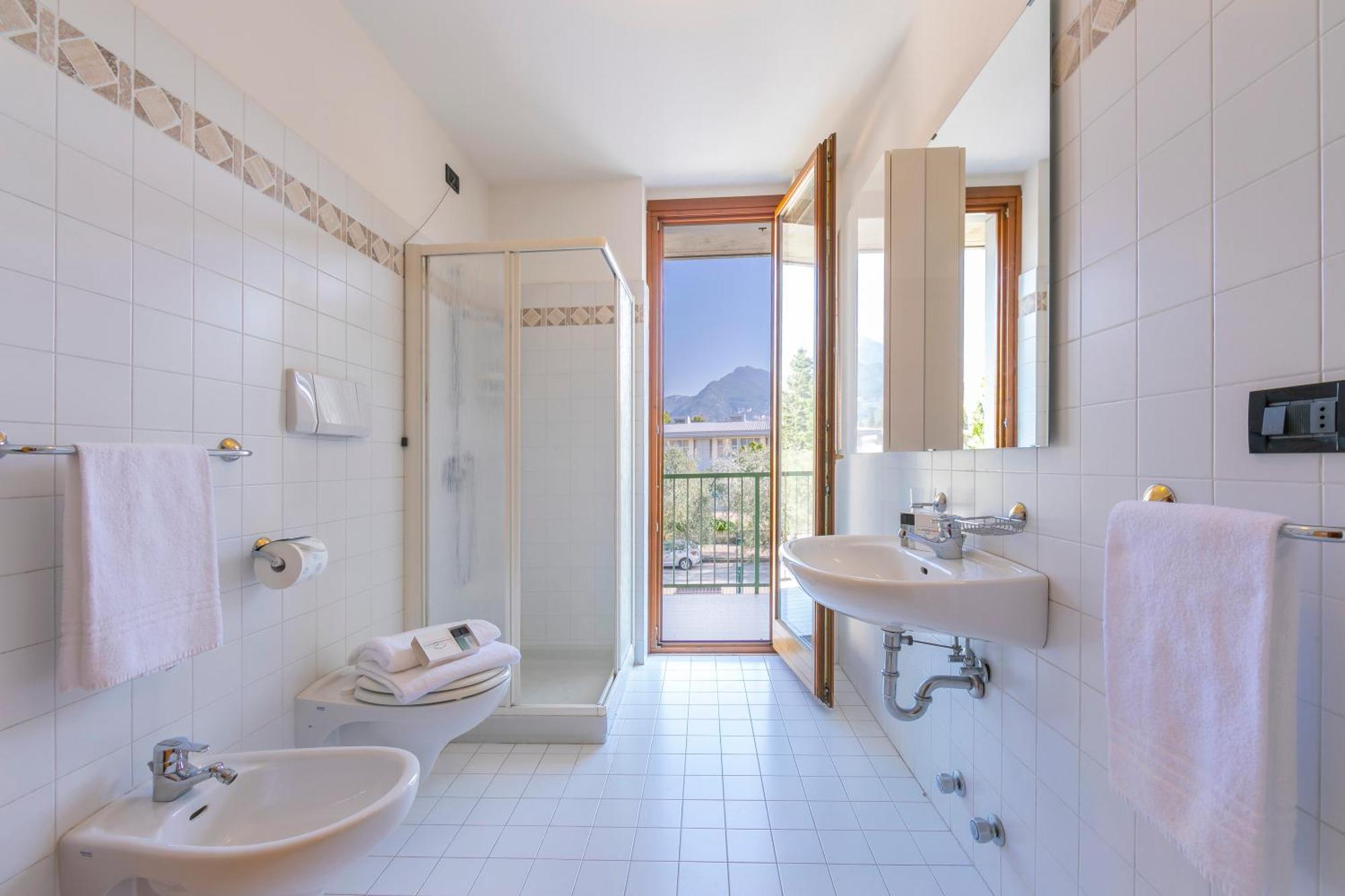 Claz House - Happy Rentals Riva del Garda Bagian luar foto