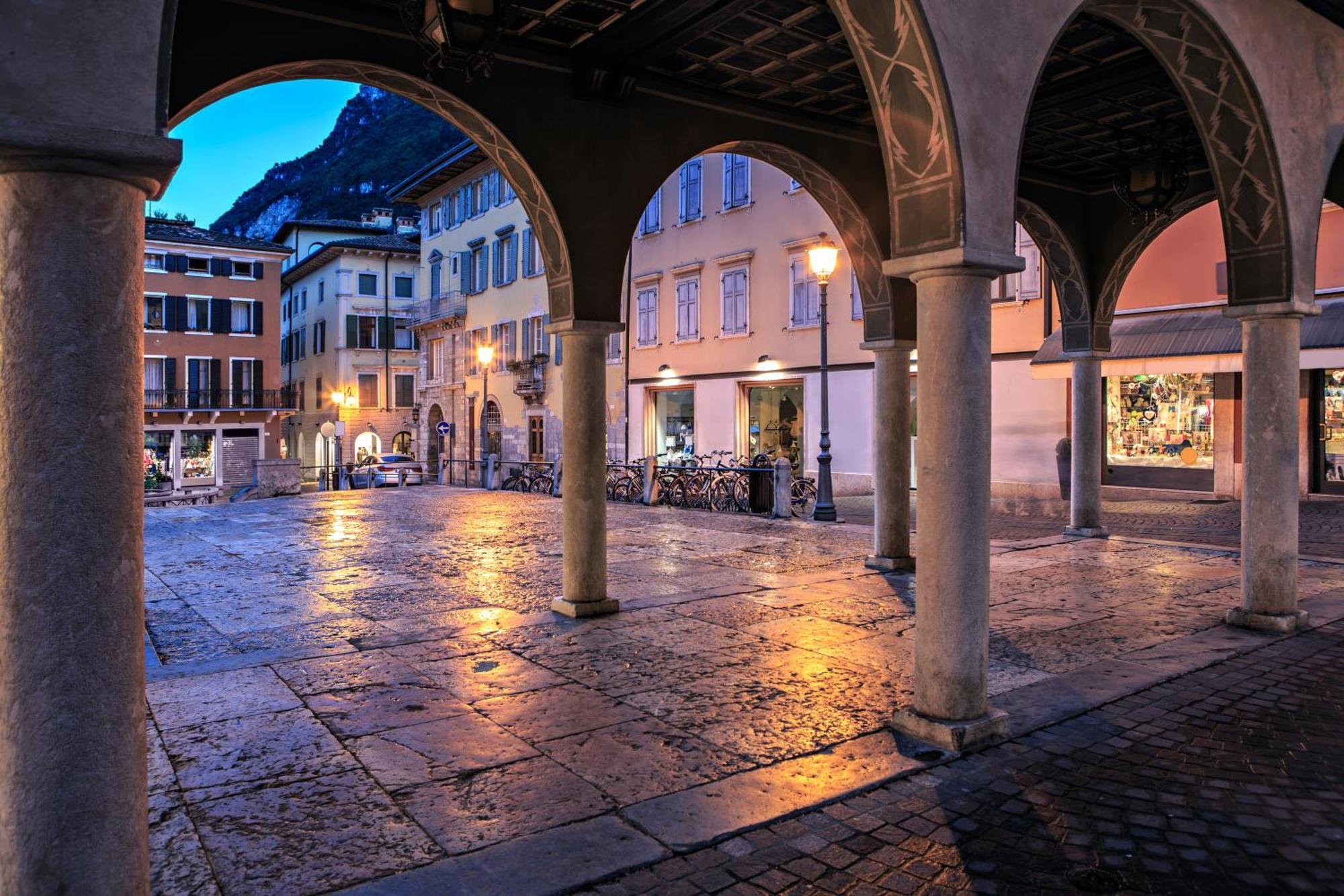 Claz House - Happy Rentals Riva del Garda Bagian luar foto