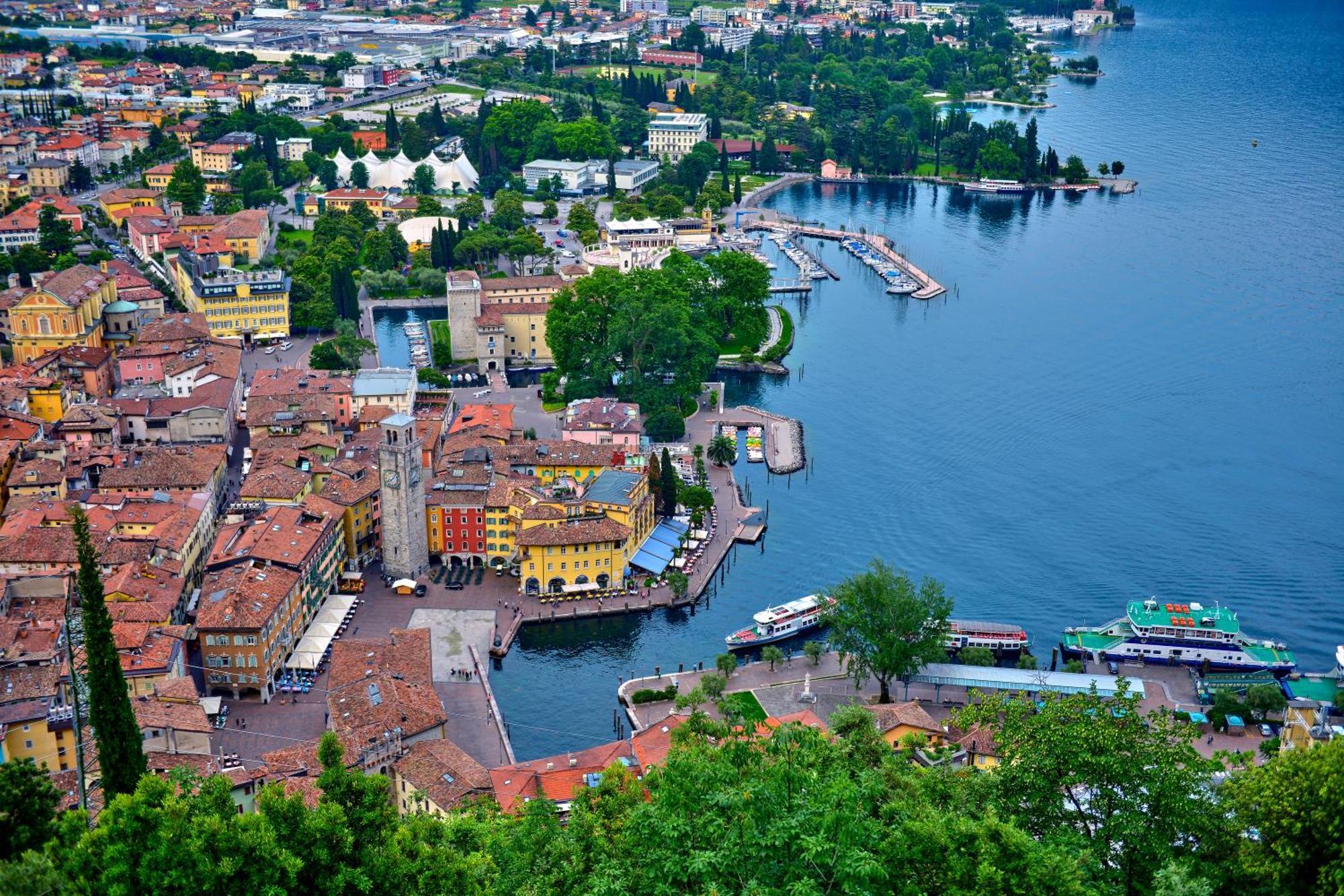 Claz House - Happy Rentals Riva del Garda Bagian luar foto